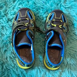 Boy’s sandals( NWTS)